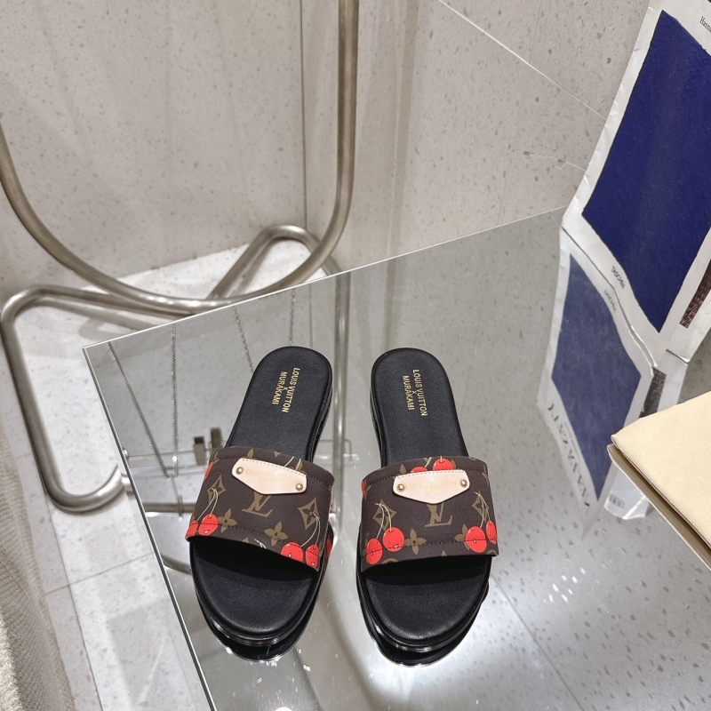 l0vis Vvtt0n slippers